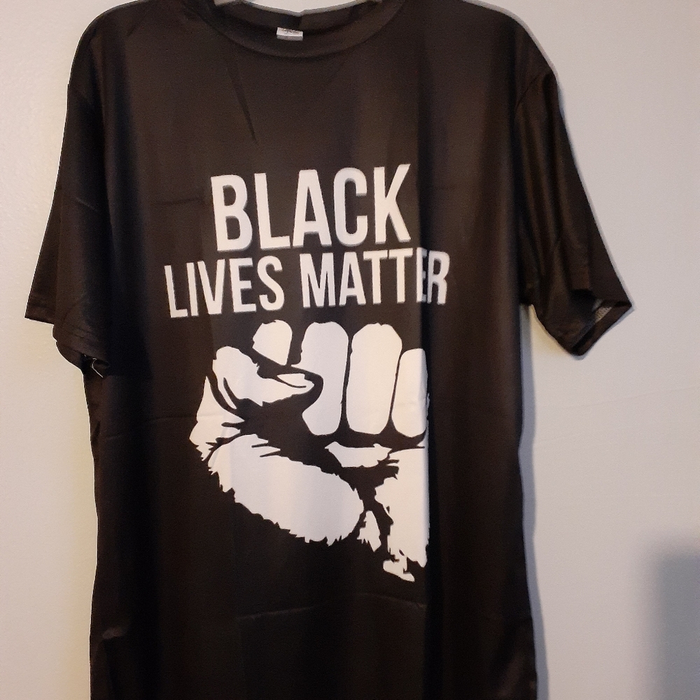 Tee shirt
